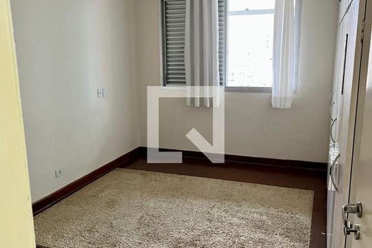 Quarto de casa de condomínio à venda com 4 quartos, 500m² em Santa Cecilia, São Paulo