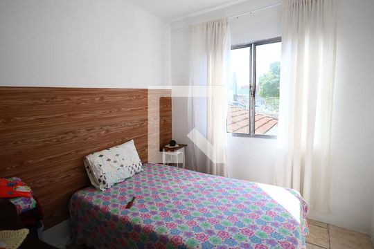 Quarto 1 de casa para alugar com 4 quartos, 247m² em Vila Osasco, Osasco