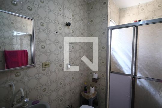 Banheiro de casa para alugar com 4 quartos, 247m² em Vila Osasco, Osasco