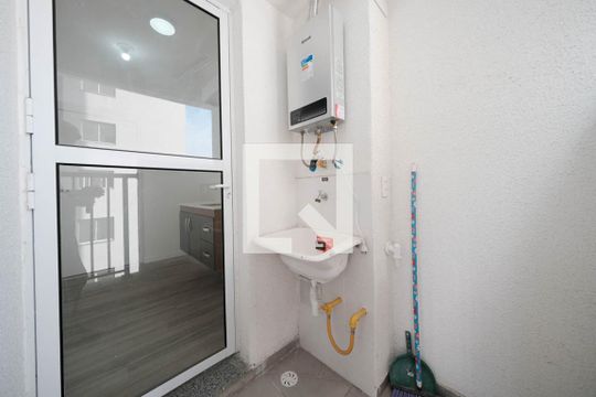 Sala/Cozinha de apartamento à venda com 2 quartos, 38m² em Vila Campanela, São Paulo
