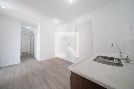 Sala/Cozinha de apartamento à venda com 2 quartos, 38m² em Vila Campanela, São Paulo