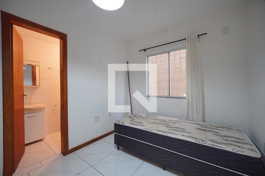 Suíte de apartamento para alugar com 2 quartos, 60m² em Ingleses do Rio Vermelho, Florianópolis