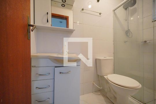 Banheiro da Suíte de apartamento para alugar com 2 quartos, 60m² em Ingleses do Rio Vermelho, Florianópolis