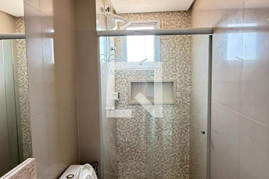 Banheiro de apartamento para alugar com 3 quartos, 71m² em Itapuã, Salvador