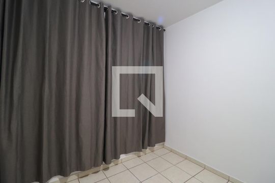 Quarto 1 de apartamento para alugar com 2 quartos, 55m² em Shopping Park, Uberlândia