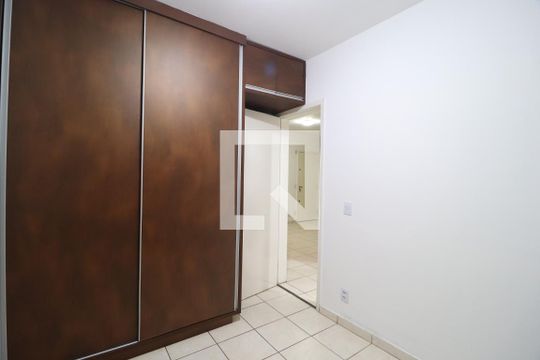Quarto 2 de apartamento para alugar com 2 quartos, 55m² em Shopping Park, Uberlândia