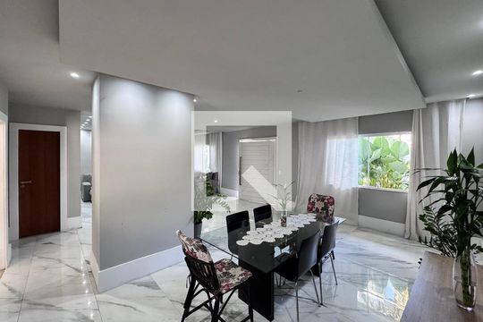 Casa de Condomínio para alugar com 4 quartos, 800m² em Vargem Pequena, Rio de Janeiro