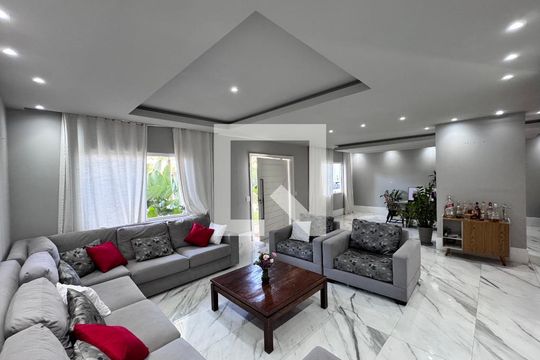 Casa de Condomínio para alugar com 4 quartos, 800m² em Vargem Pequena, Rio de Janeiro