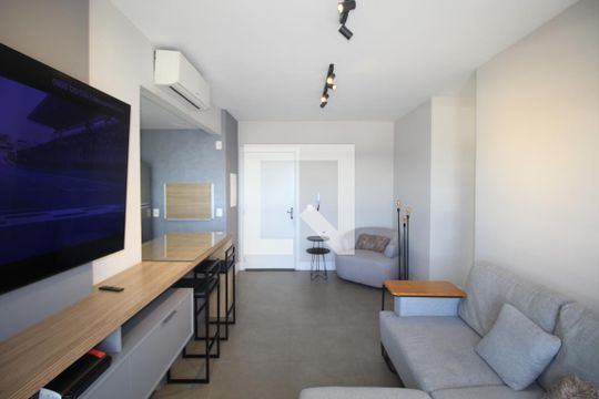 Apartamento para alugar com 2 quartos, 62m² em Navegantes, Porto Alegre