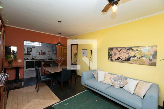 SALA de casa à venda com 4 quartos, 312m² em Vila Madalena, Campinas