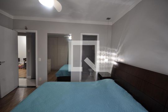 Quarto Suíte de casa de condomínio à venda com 3 quartos, 145m² em Vila Paiva, São Paulo