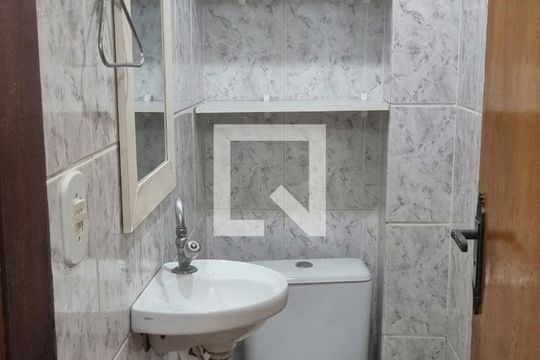 Banheiro de casa de condomínio à venda com 2 quartos, 65m² em Colégio, Rio de Janeiro
