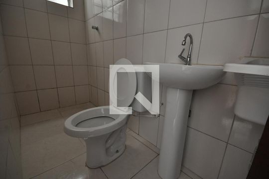 Banheiro de kitnet/studio para alugar com 1 quarto, 25m² em Vila Gustavo, São Paulo