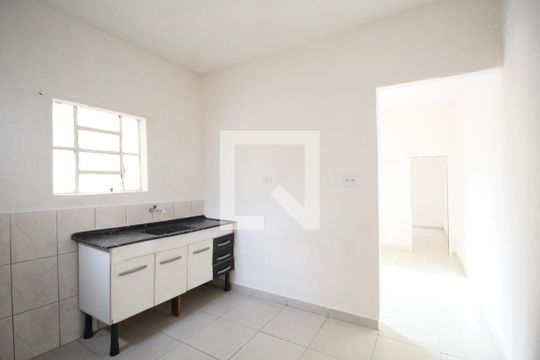 Cozinha  de casa para alugar com 1 quarto, 55m² em Jardim das Palmas, São Paulo