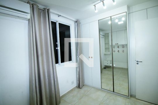 Quarto 1 de apartamento à venda com 2 quartos, 50m² em Parada de Lucas, Rio de Janeiro