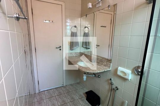 Banheiro de apartamento para alugar com 3 quartos, 89m² em Santa Tereza, Belo Horizonte