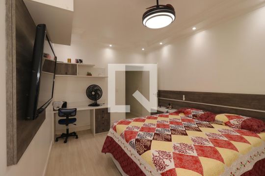 Suíte de casa à venda com 3 quartos, 243m² em Parque Gerassi, Santo André