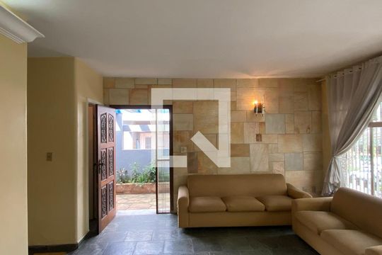 Sala de casa para alugar com 3 quartos, 205m² em Vila Campesina, Osasco
