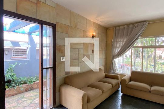Sala de casa para alugar com 3 quartos, 205m² em Vila Campesina, Osasco