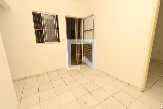 Sala de apartamento para alugar com 2 quartos, 50m² em Canela, Salvador