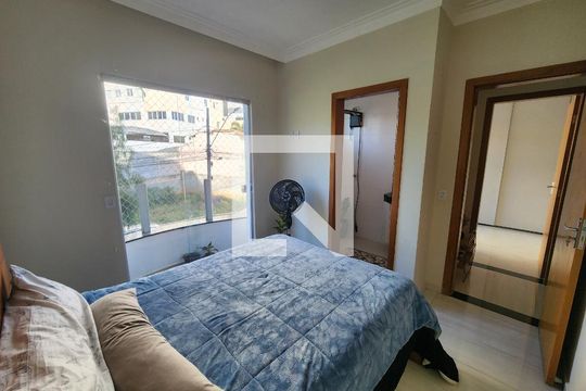 Quarto de apartamento para alugar com 3 quartos, 56m² em Europa, Contagem