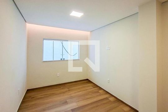 Quarto 1 de casa para alugar com 2 quartos, 70m² em Vera Cruz, Belo Horizonte