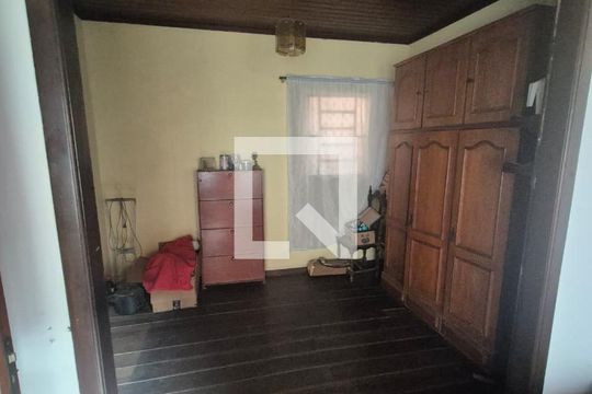 Quarto de casa à venda com 3 quartos, 240m² em Brás de Pina, Rio de Janeiro