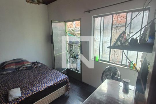 Quarto de casa à venda com 3 quartos, 240m² em Brás de Pina, Rio de Janeiro