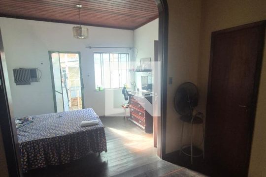 Quarto de casa à venda com 3 quartos, 240m² em Brás de Pina, Rio de Janeiro