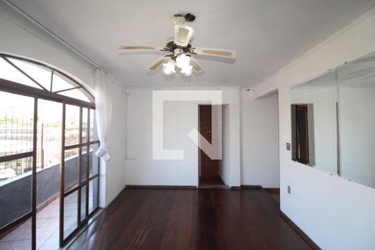 Sala de casa para alugar com 4 quartos, 150m² em Imirim, São Paulo