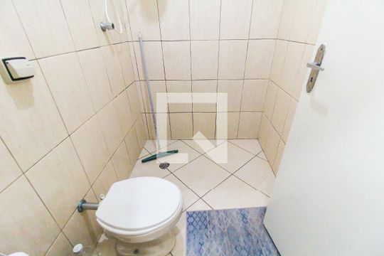 Banheiro de casa para alugar com 1 quarto, 50m² em Jardim Camargo Novo, São Paulo