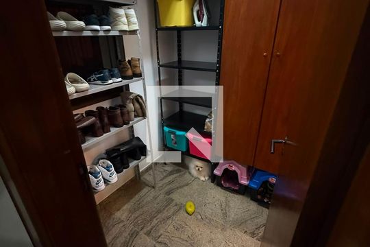 Quarto de apartamento para alugar com 4 quartos, 186m² em Pompeia, São Paulo
