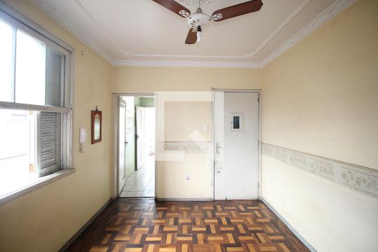 Sala de apartamento à venda com 2 quartos, 90m² em Passo D’areia, Porto Alegre