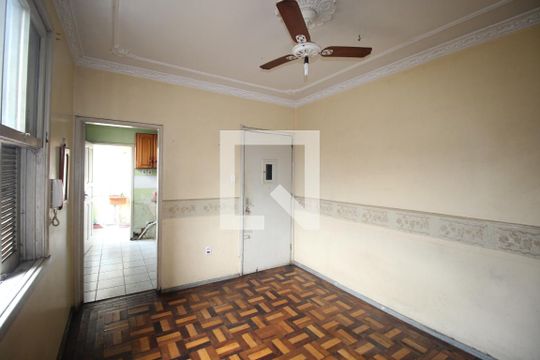 Sala de apartamento à venda com 2 quartos, 90m² em Passo D’areia, Porto Alegre