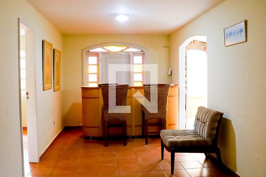 Casa de Condomínio para alugar com 3 quartos, 150m² em Unamar, Cabo Frio
