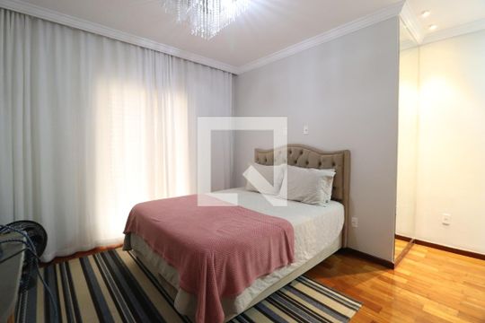 Quarto 1 - Suíte de casa para alugar com 3 quartos, 250m² em Jardim Karaíba, Uberlândia