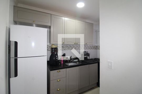Sala / Cozinha de apartamento para alugar com 1 quarto, 239m² em Vila Isolina Mazzei, São Paulo