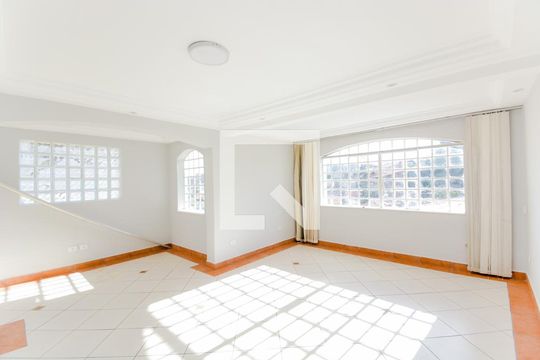 Casa para alugar com 3 quartos, 200m² em Jardim do Papai, Guarulhos