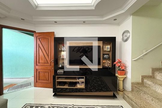 Sala de casa para alugar com 4 quartos, 160m² em Vila Camilópolis, Santo André