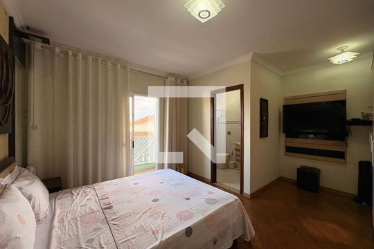 Suite 1 de casa para alugar com 4 quartos, 160m² em Vila Camilópolis, Santo André