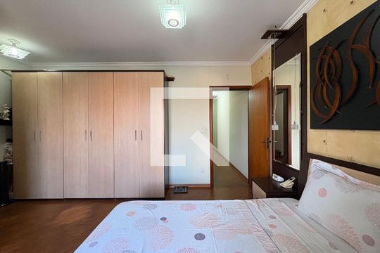 Suite 1 de casa para alugar com 4 quartos, 160m² em Vila Camilópolis, Santo André