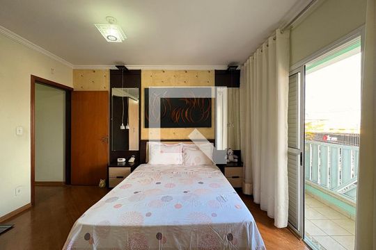 Suite 1 de casa para alugar com 4 quartos, 160m² em Vila Camilópolis, Santo André