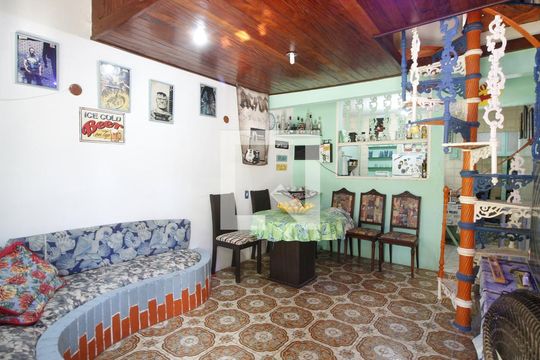 Casa de Condomínio para alugar com 4 quartos, 84m² em Peró, Cabo Frio