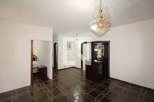 Casa para alugar com 4 quartos, 250m² em Lauzane Paulista, São Paulo