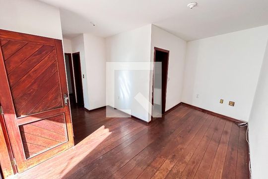 Casa para alugar com 2 quartos, 80m² em Planalto, Belo Horizonte