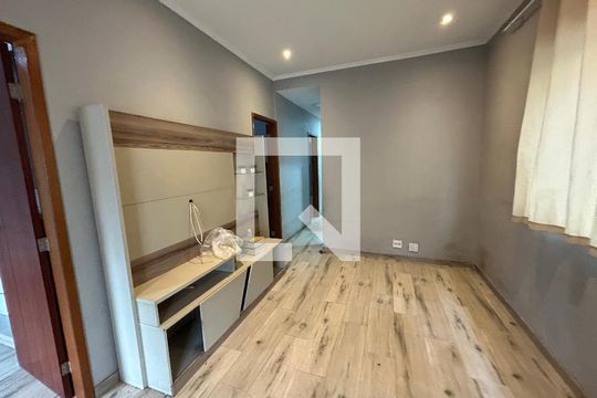 Casa para alugar com 3 quartos, 500m² em Marechal Hermes, Rio de Janeiro