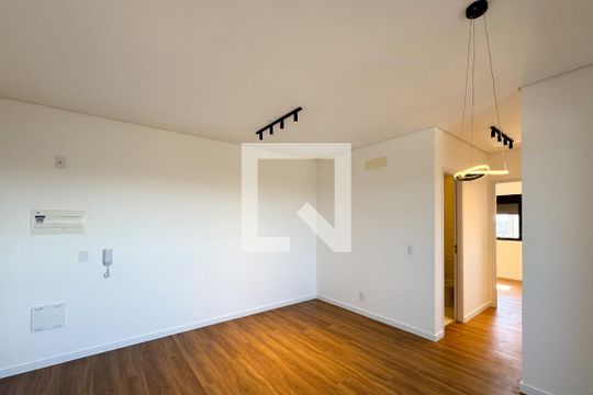 Sala de apartamento para alugar com 2 quartos, 58m² em Baeta Neves, São Bernardo do Campo