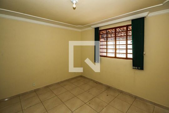 Casa à venda com 5 quartos, 240m² em Jaqueline, Belo Horizonte