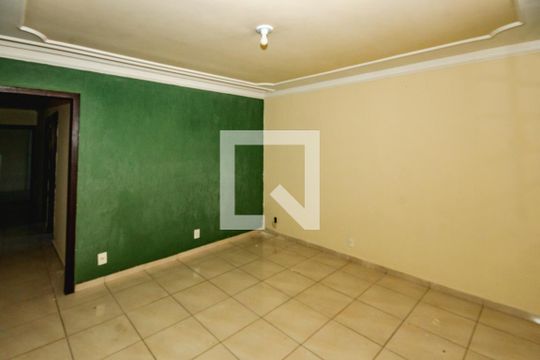 Casa à venda com 5 quartos, 240m² em Jaqueline, Belo Horizonte