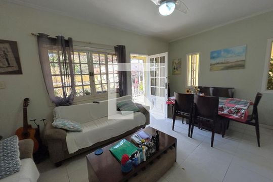 Sala de casa à venda com 4 quartos, 181m² em Vila Valqueire, Rio de Janeiro